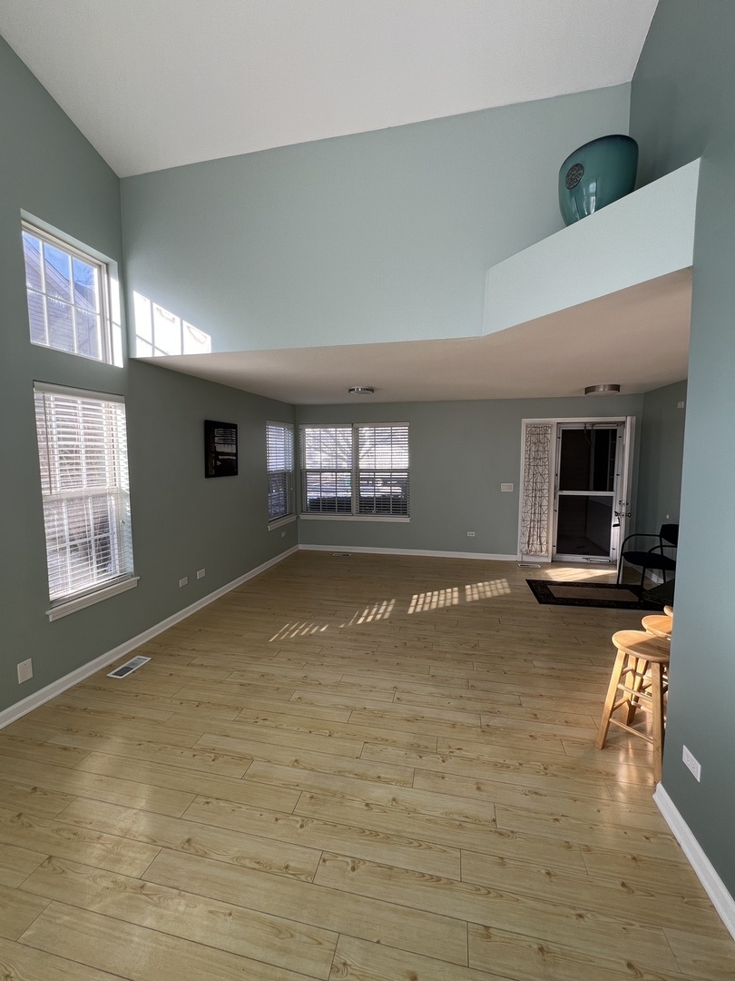 157 CONCORD Lane #157, Carol Stream, IL 60188