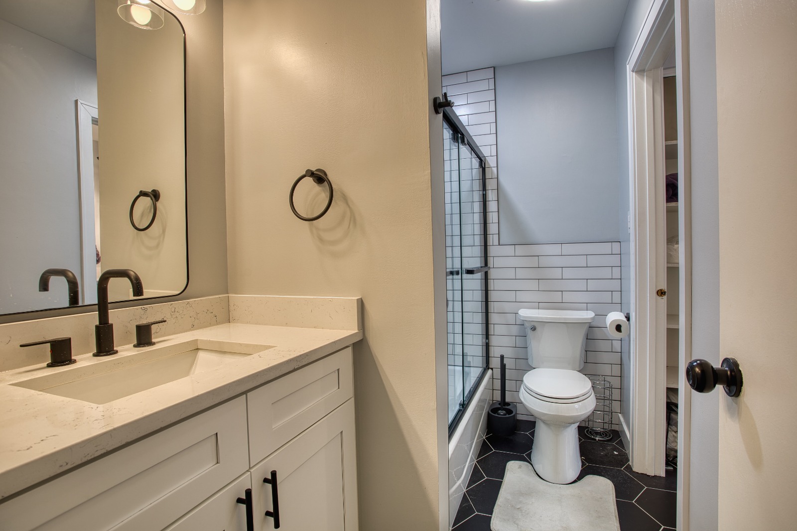 1732 Harrow Court #D, Wheaton, IL 60189