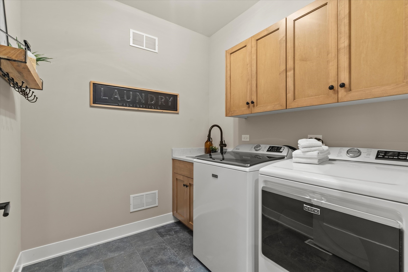 16580 Kayla Drive, Lemont, IL 60439