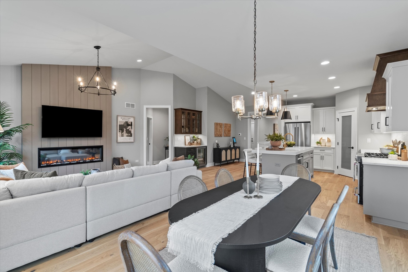 16580 Kayla Drive, Lemont, IL 60439