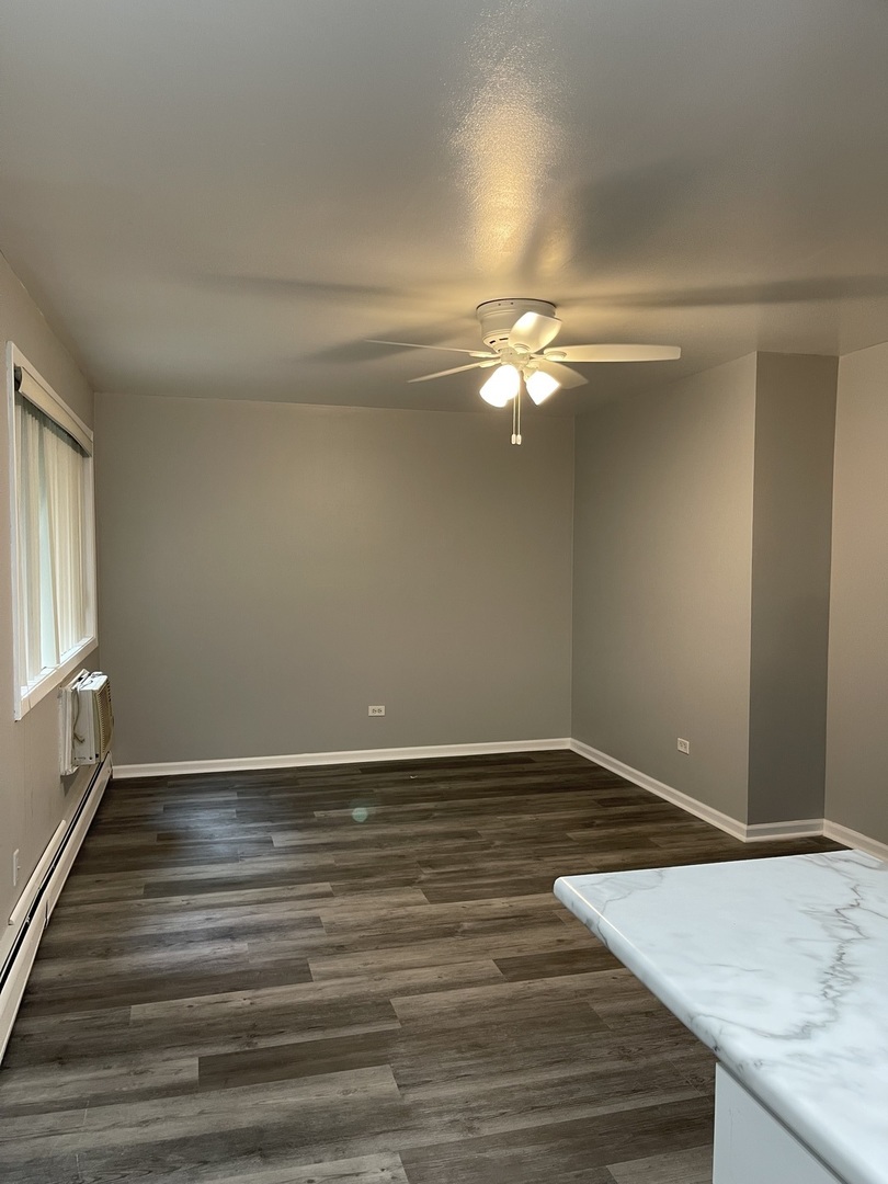 510 W Fullerton Parkway #204, Chicago, IL 60614