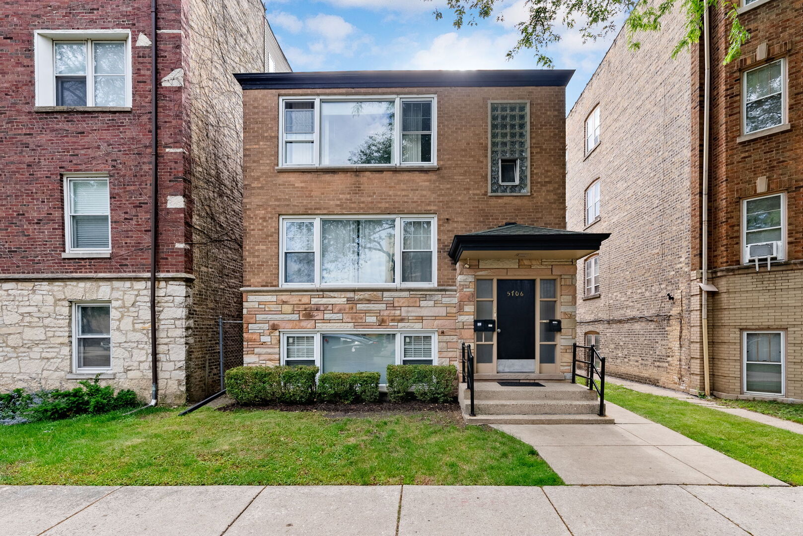 5706 N Saint Louis Avenue, Chicago, IL 60659