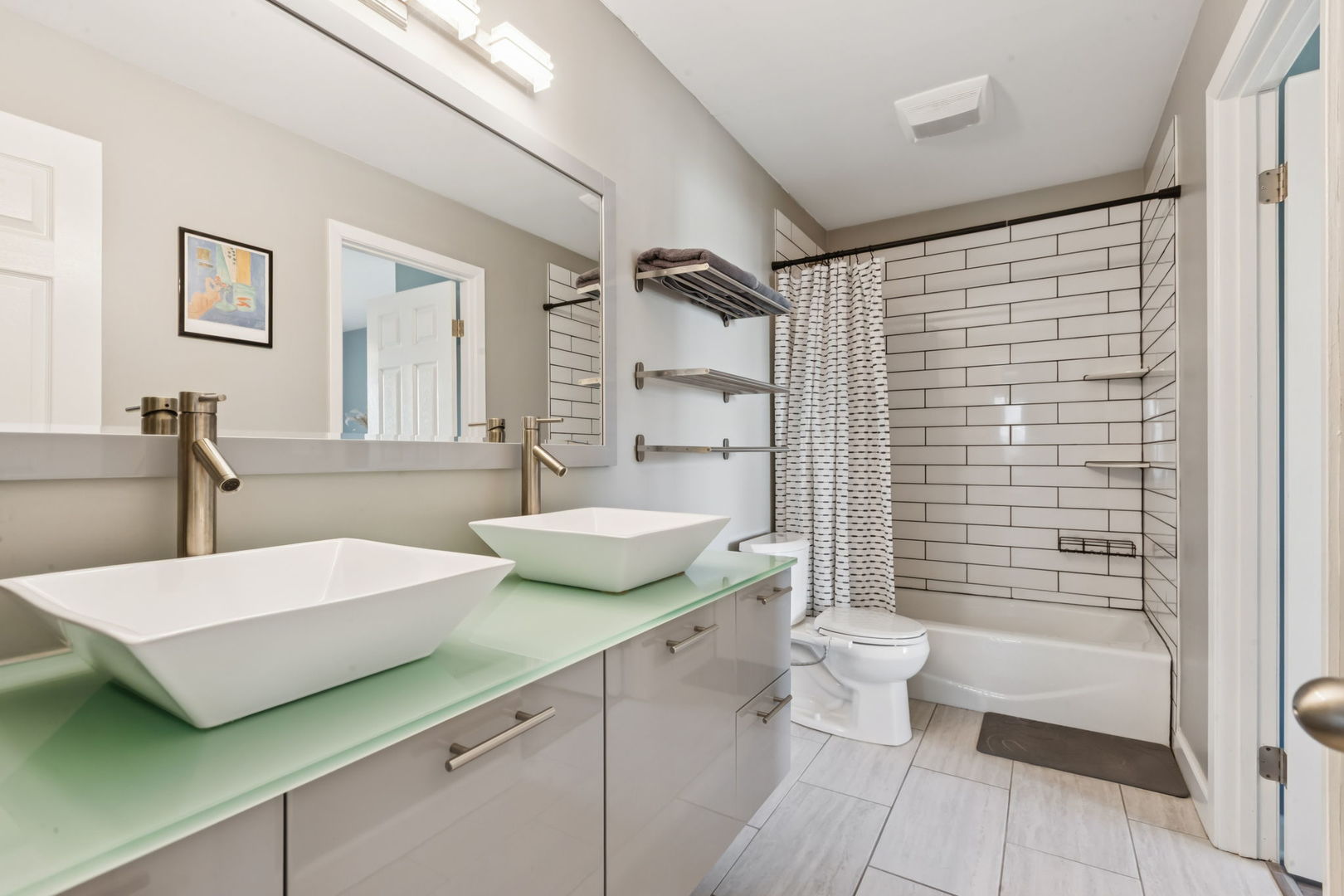 1063 Stonehedge Drive, Schaumburg, IL 60194