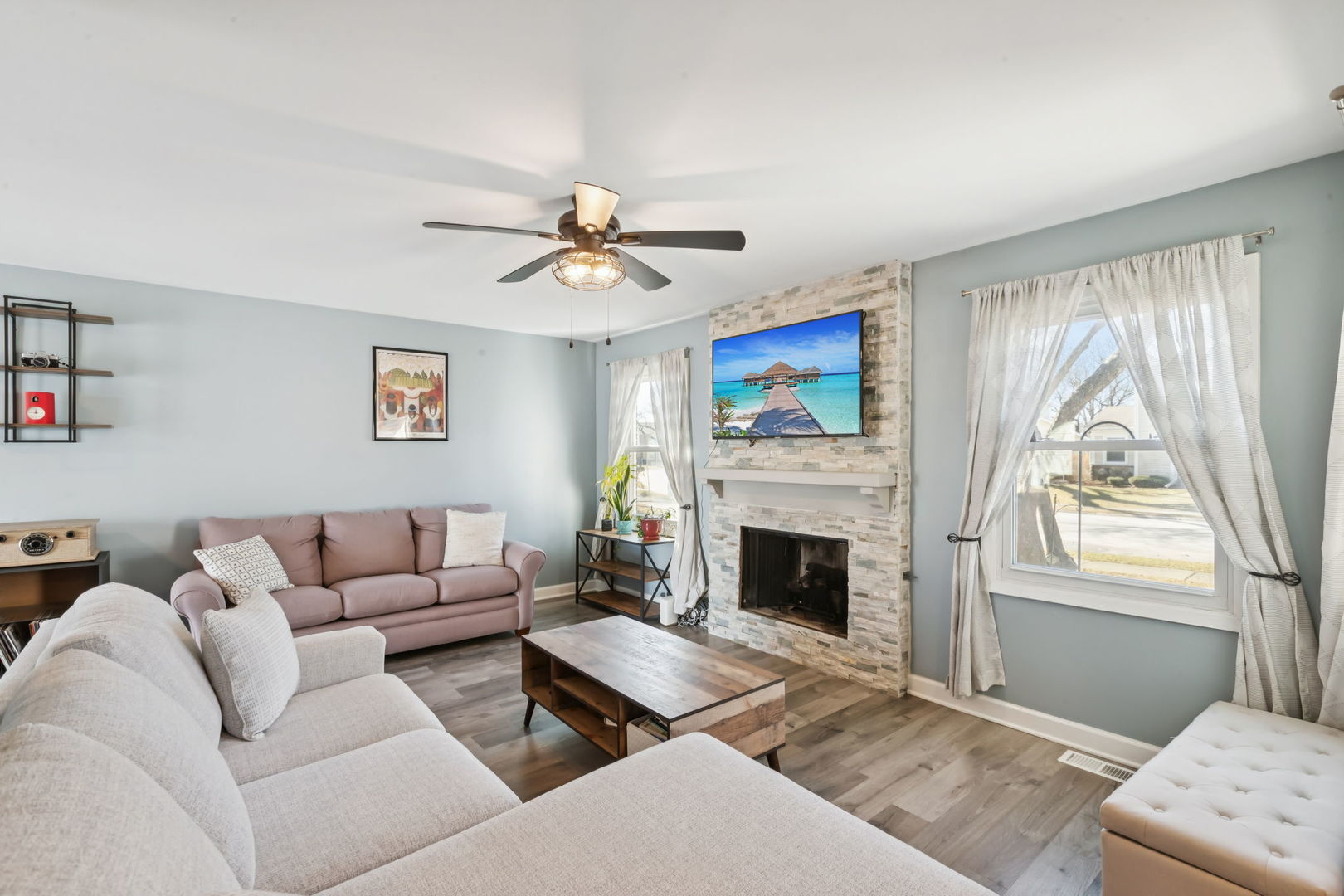 1063 Stonehedge Drive, Schaumburg, IL 60194