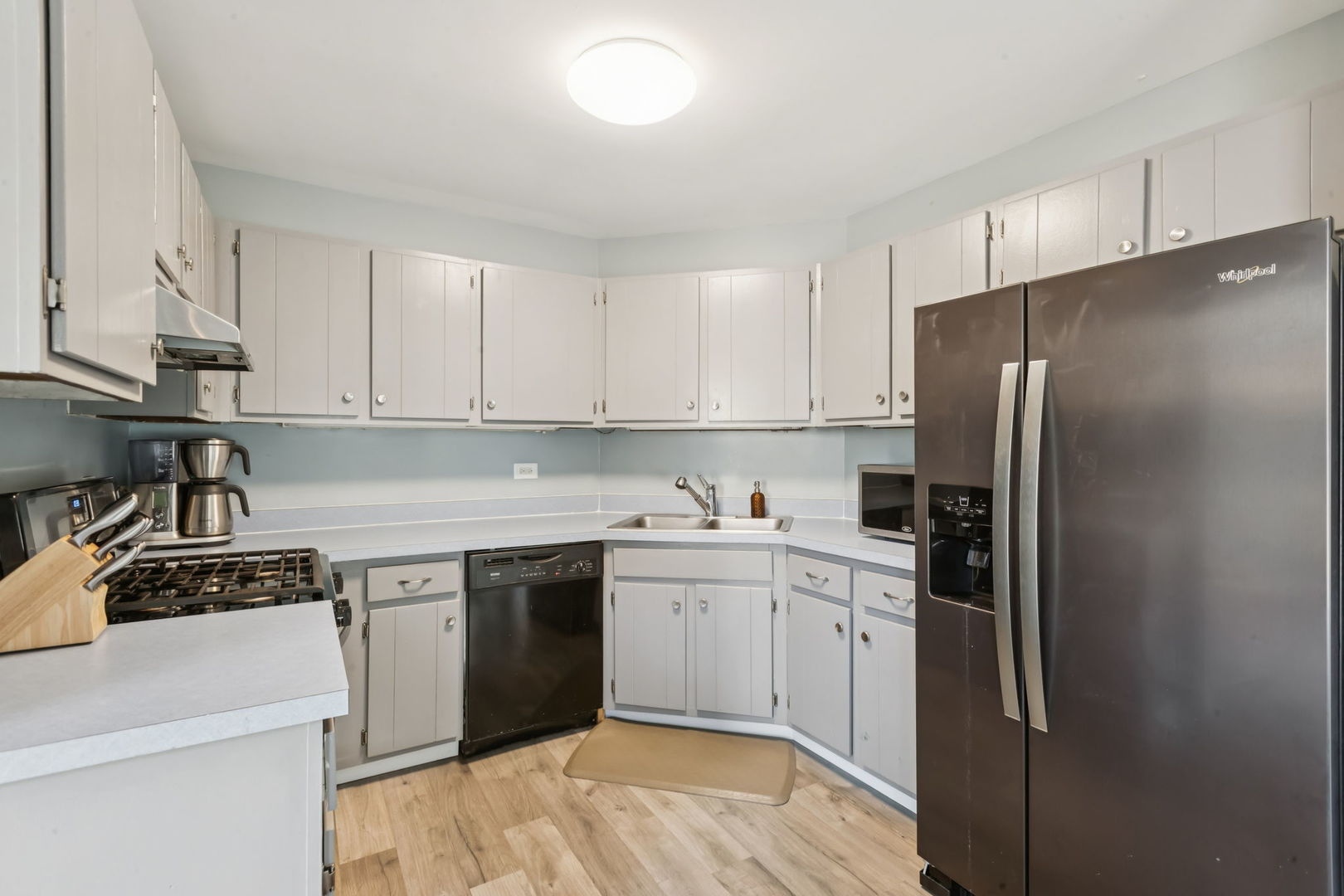 1063 Stonehedge Drive, Schaumburg, IL 60194