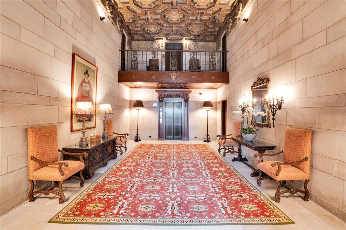 229 E Lake Shore Drive #10E, Chicago, IL 60611