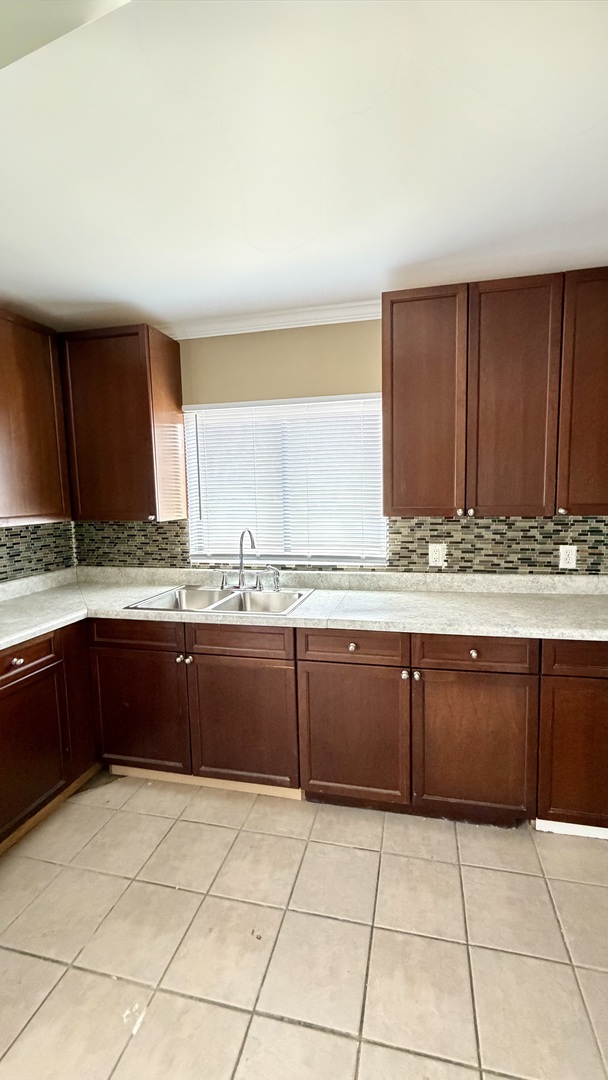 927 Westshire Drive, Joliet, IL 60435