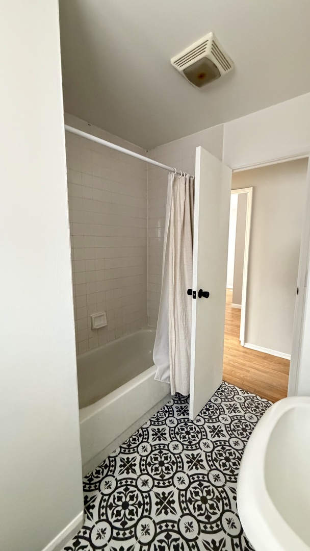 927 Westshire Drive, Joliet, IL 60435