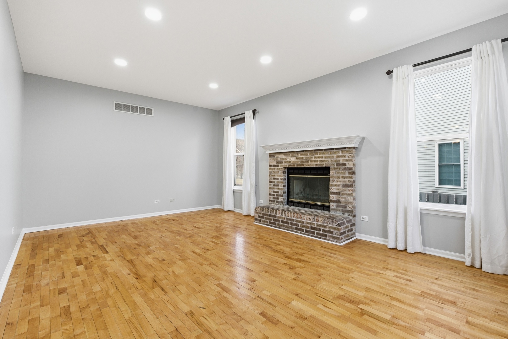 2302 Covington Court, Plainfield, IL 60586