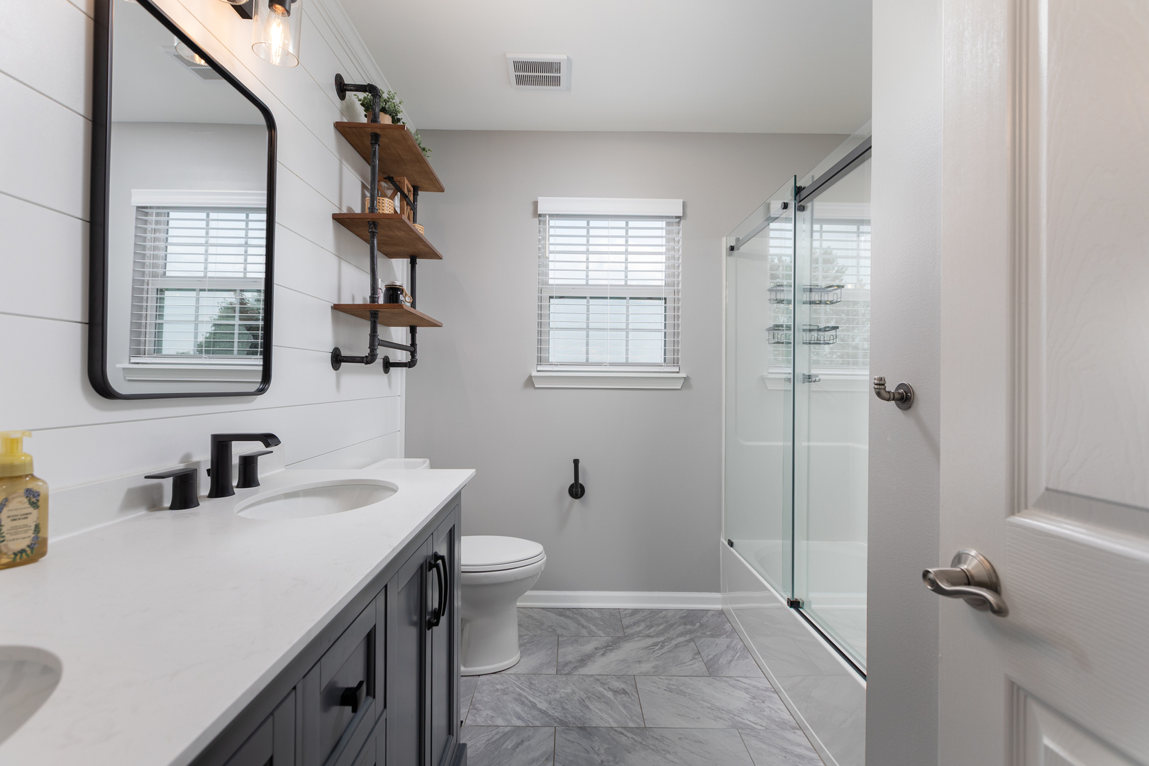 1009 Bennett Court, North Aurora, IL 60542