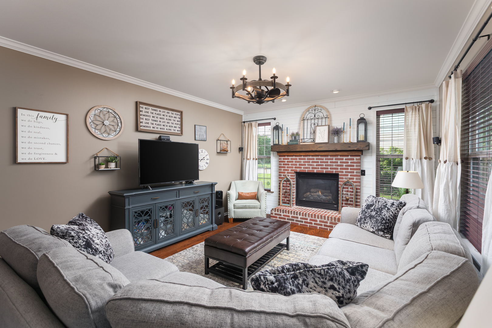 1009 Bennett Court, North Aurora, IL 60542