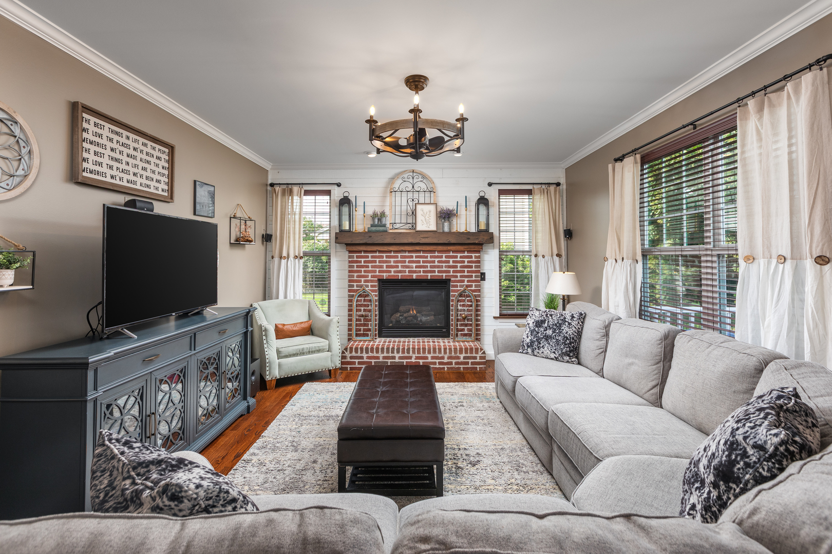 1009 Bennett Court, North Aurora, IL 60542