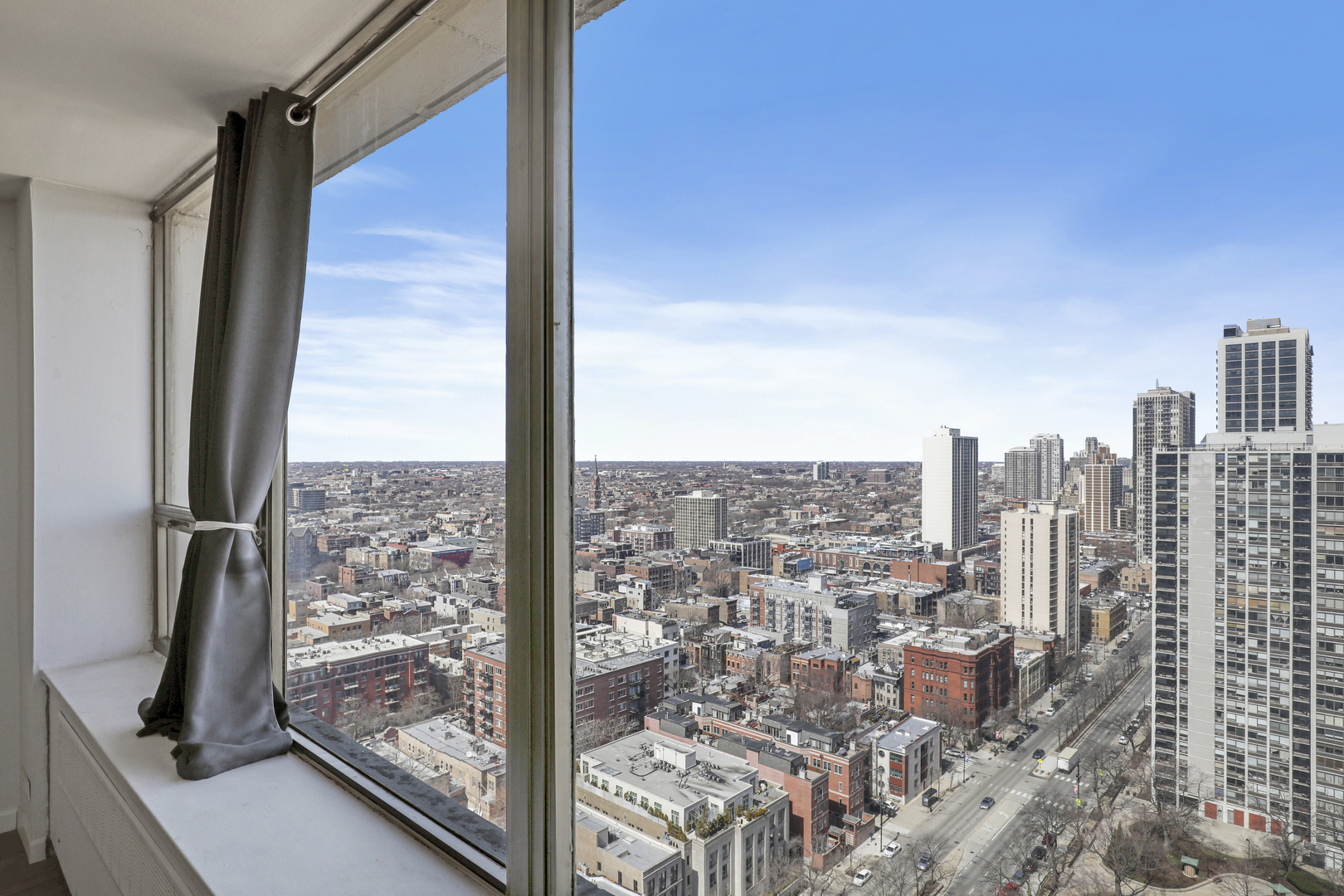 1360 N Sandburg Terrace #2908, Chicago, IL 60610