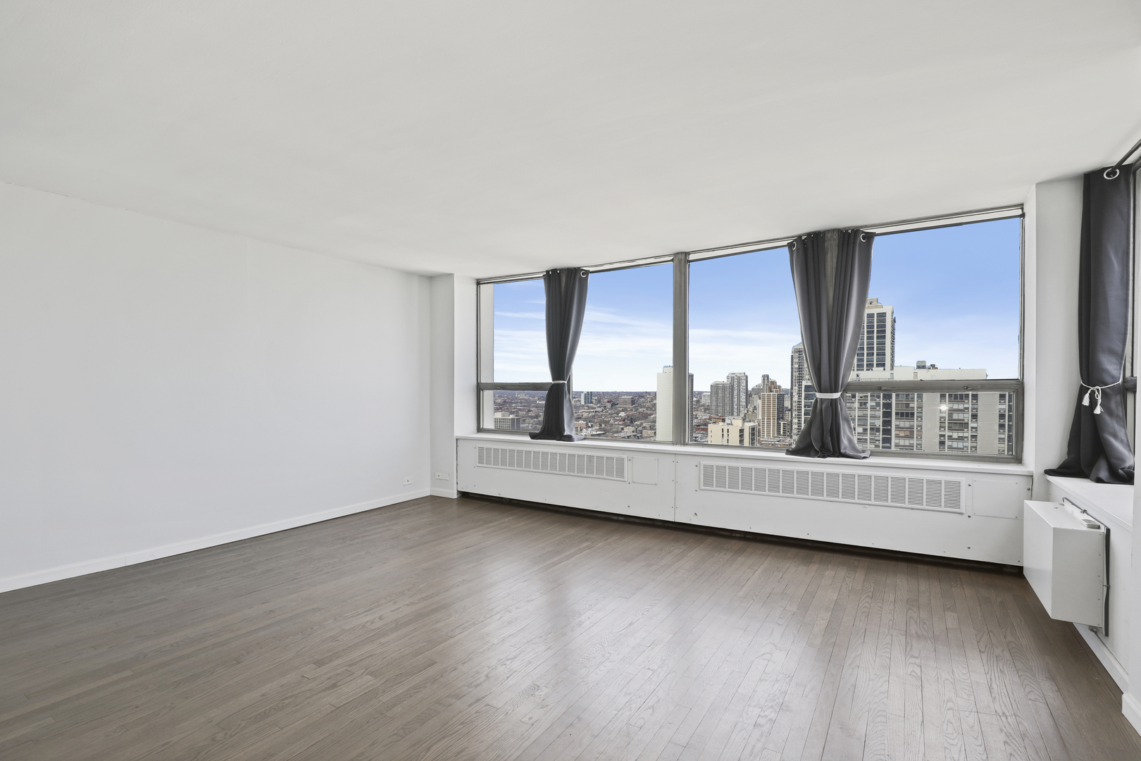 1360 N Sandburg Terrace #2908, Chicago, IL 60610