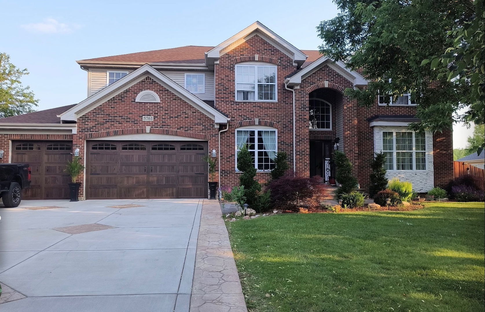 5761 PROVIDENCE Drive, Hoffman Estates, IL 60192