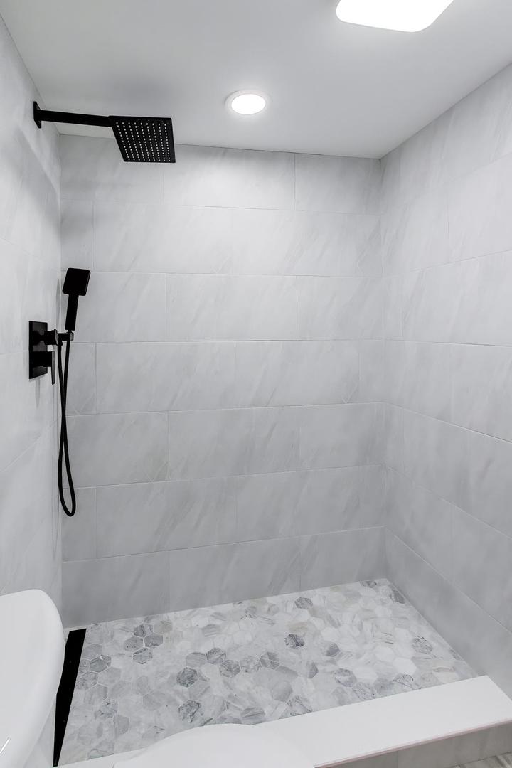 2431 Ernst Street, Franklin Park, IL 60131