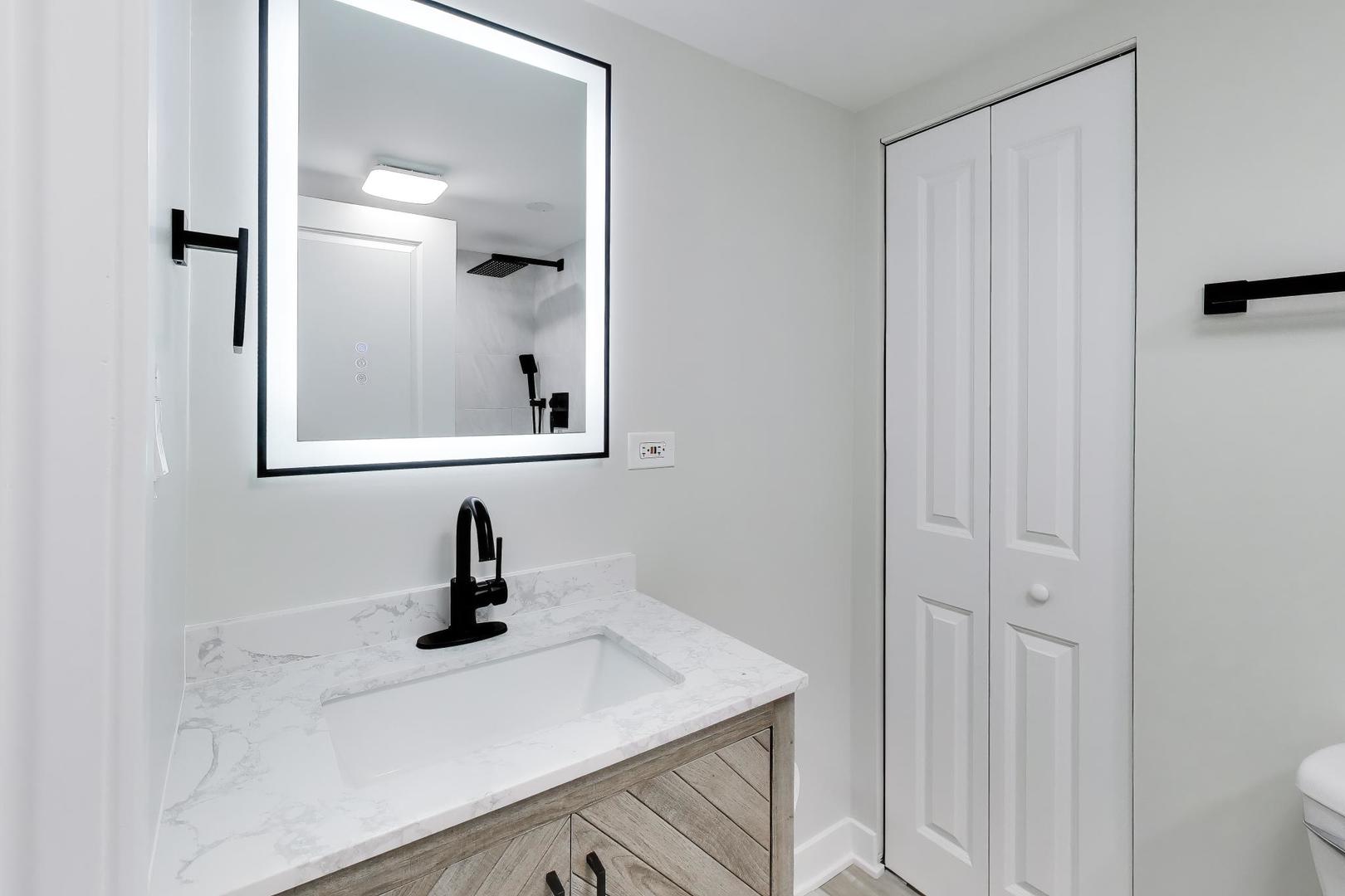 2431 Ernst Street, Franklin Park, IL 60131