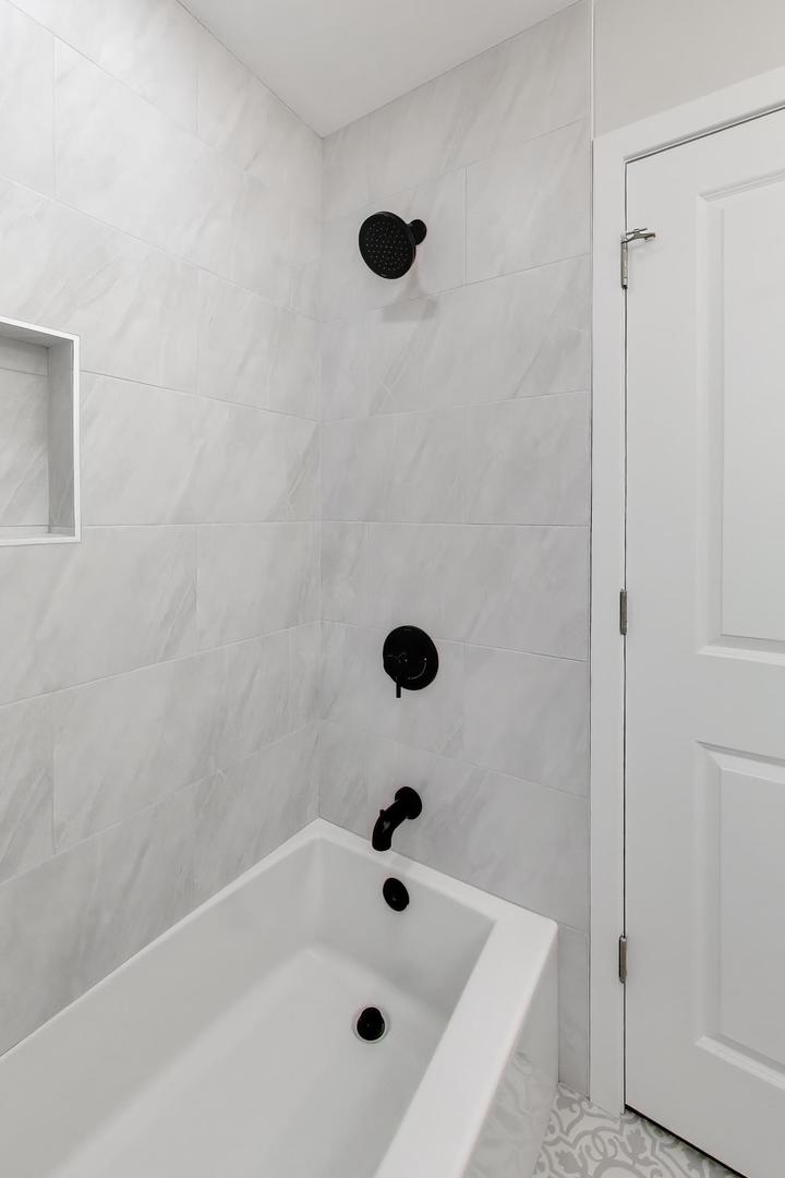 2431 Ernst Street, Franklin Park, IL 60131