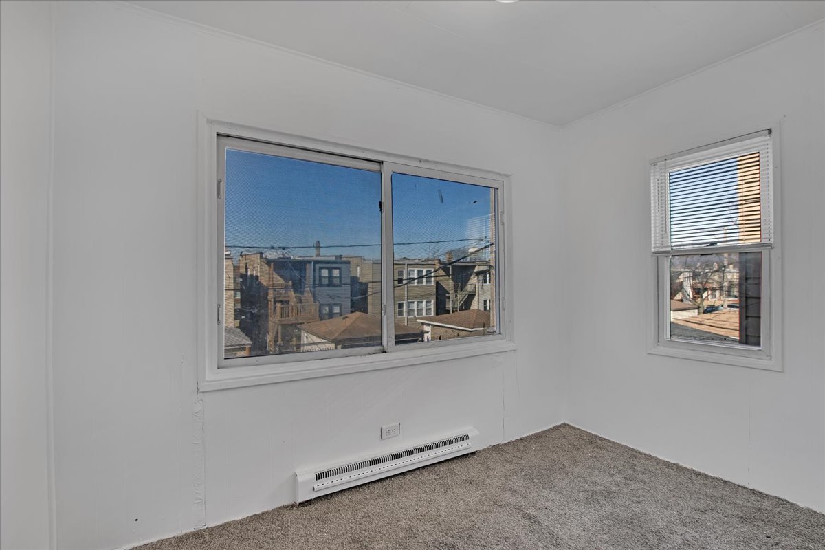 1640 N Linder Avenue, Chicago, IL 60639