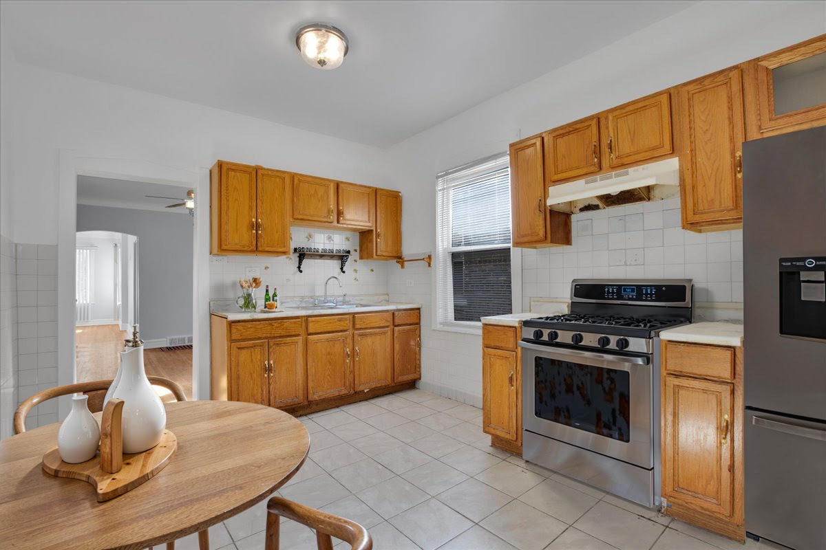 1640 N Linder Avenue, Chicago, IL 60639