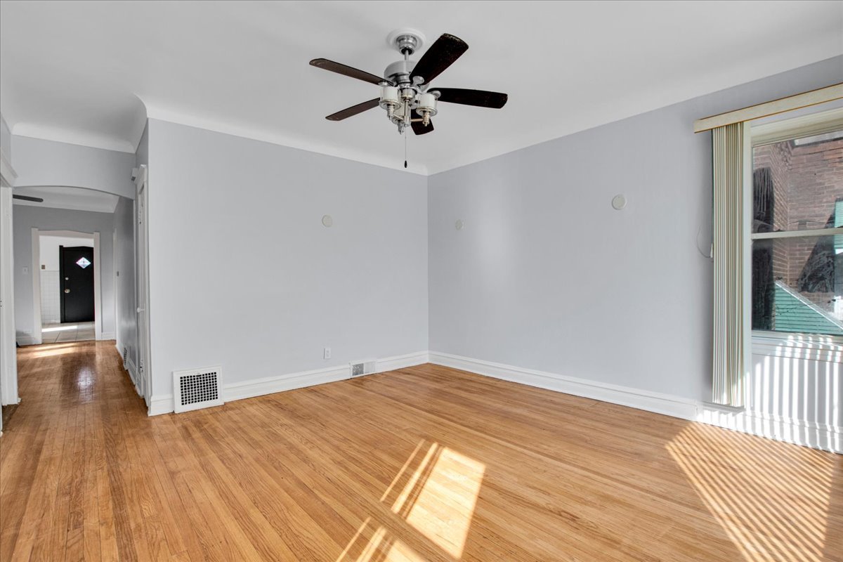 1640 N Linder Avenue, Chicago, IL 60639