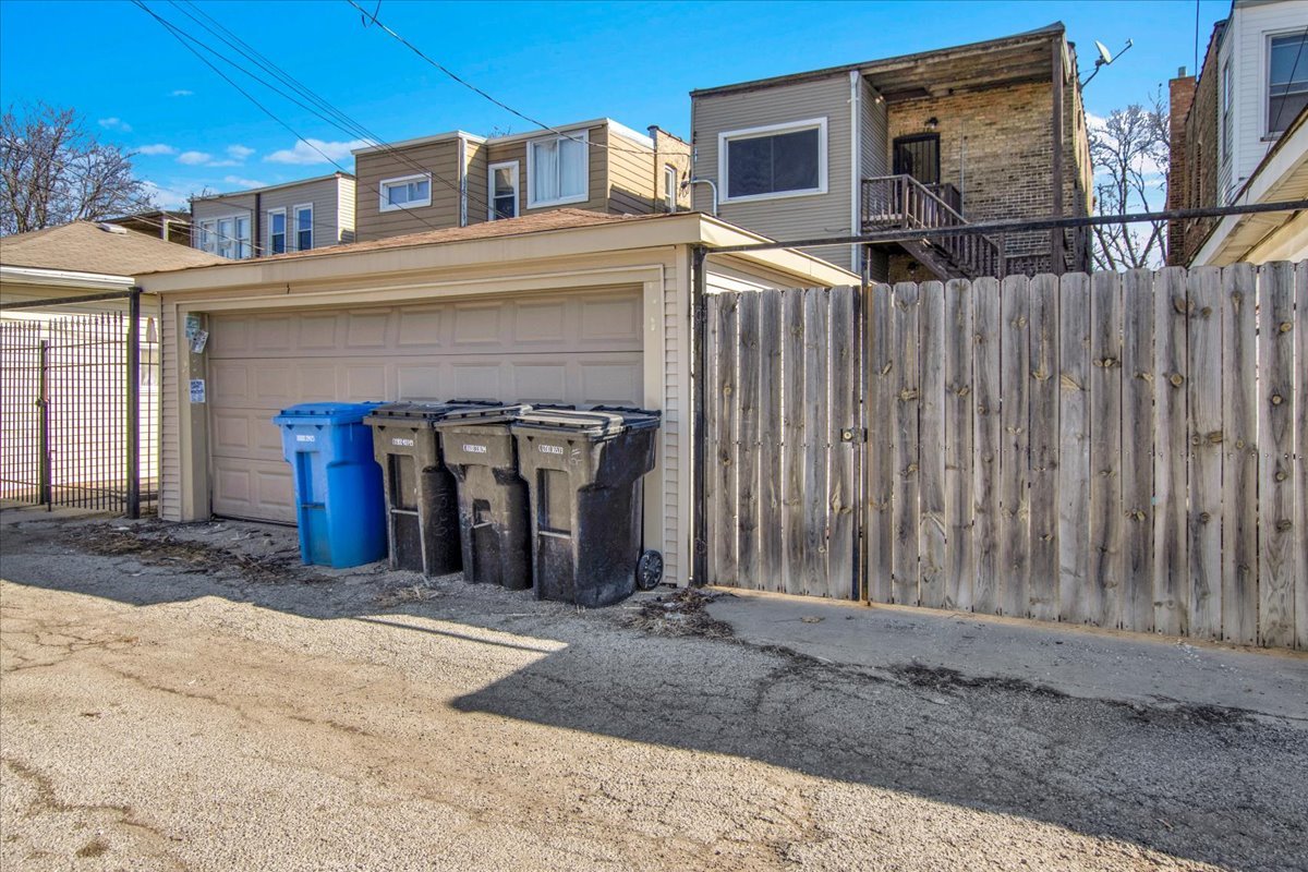 1640 N Linder Avenue, Chicago, IL 60639