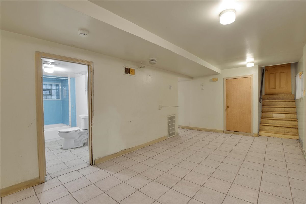 1640 N Linder Avenue, Chicago, IL 60639