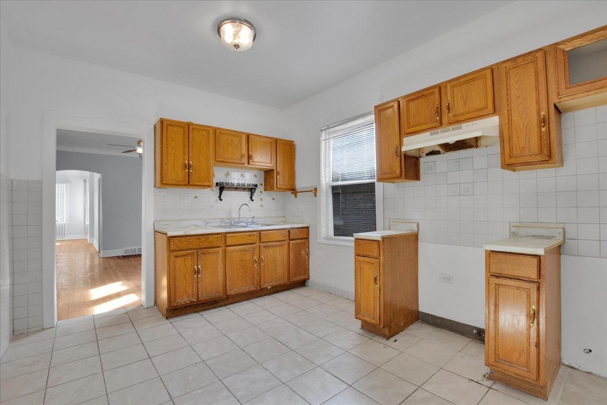 1640 N Linder Avenue, Chicago, IL 60639