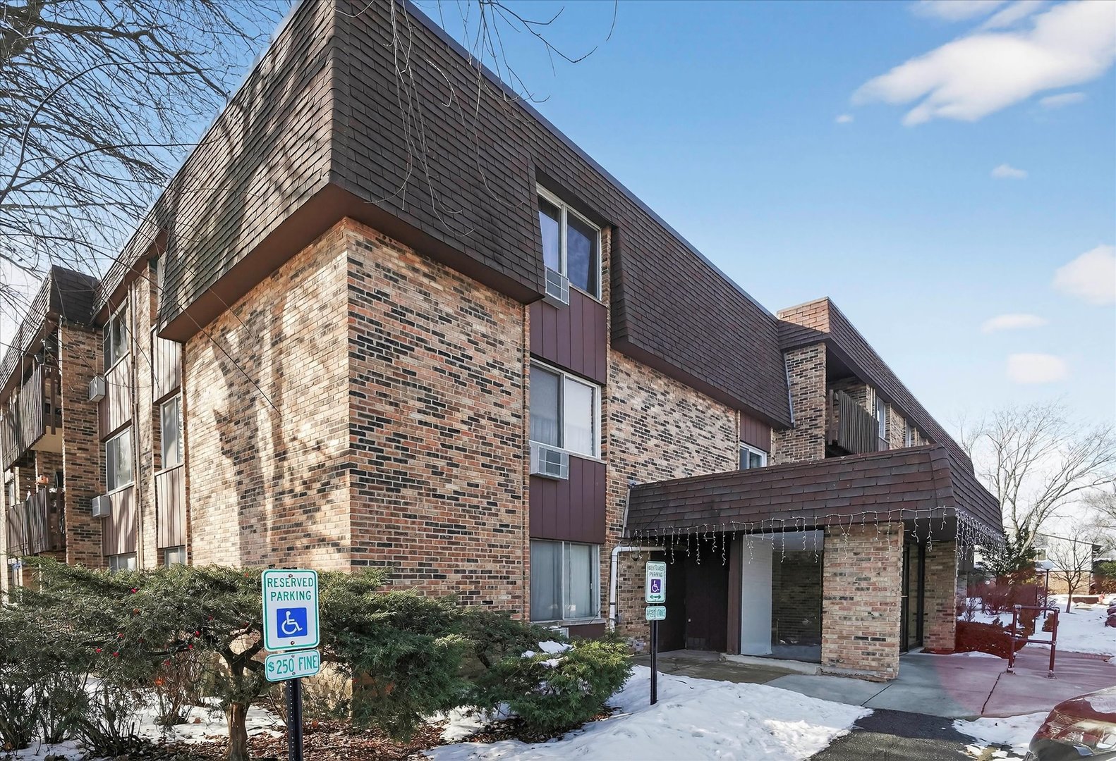 940 E OLD WILLOW Road #312, Prospect Heights, IL 60070