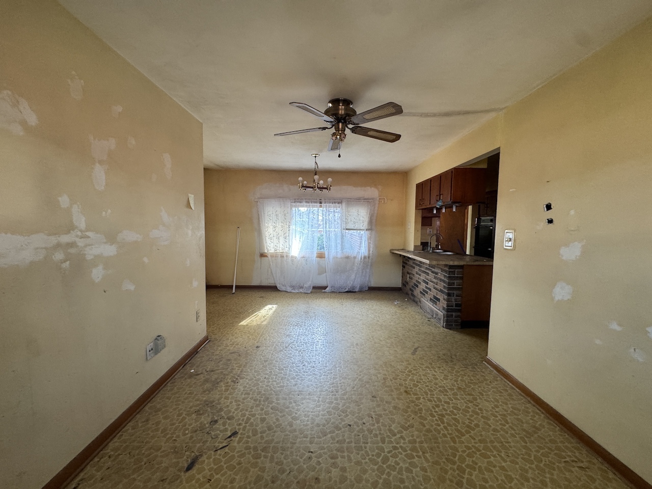 6411 Londonderry Drive, Cary, IL 60013