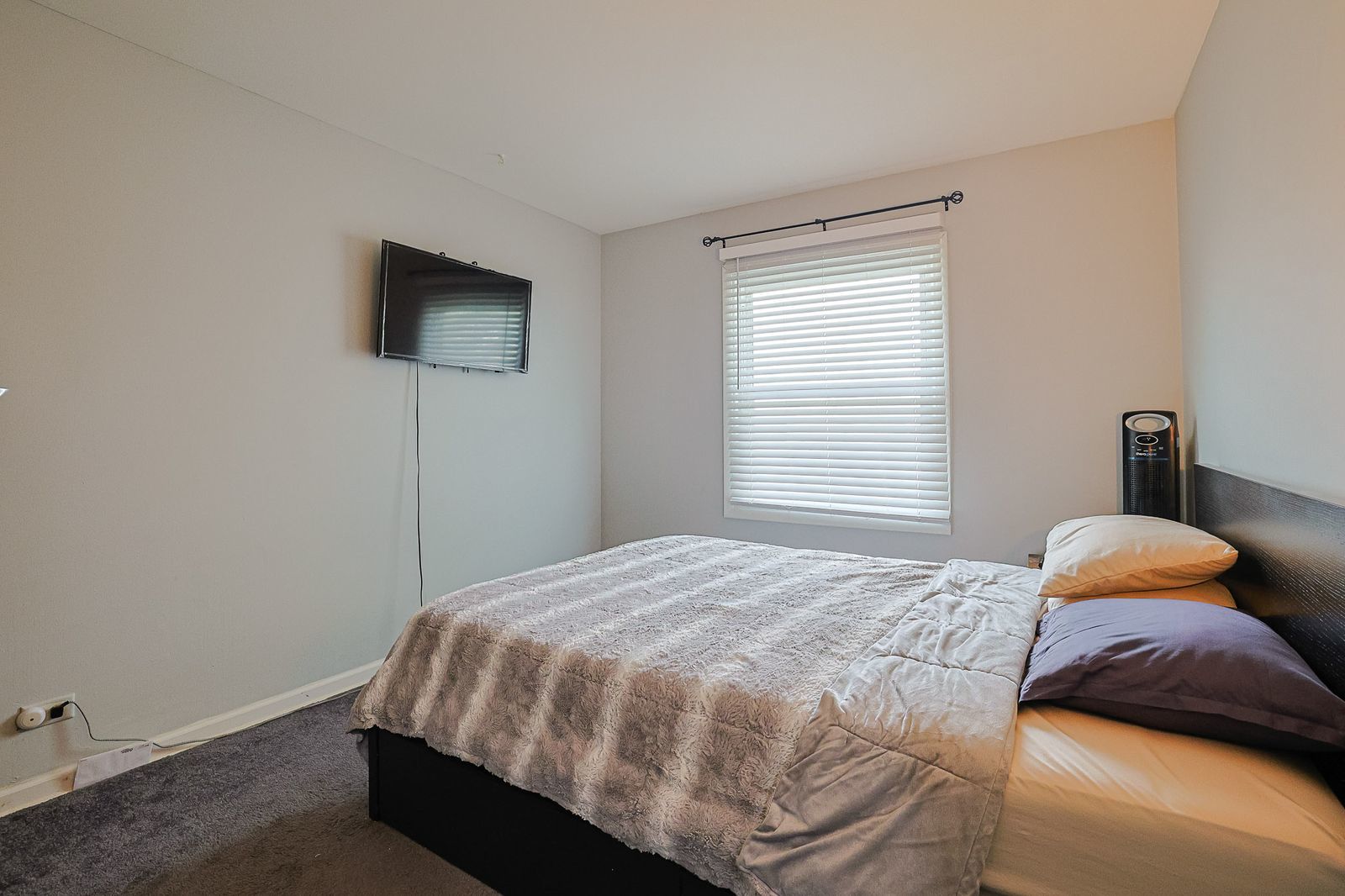 7815 Carlisle Drive, Hanover Park, IL 60133