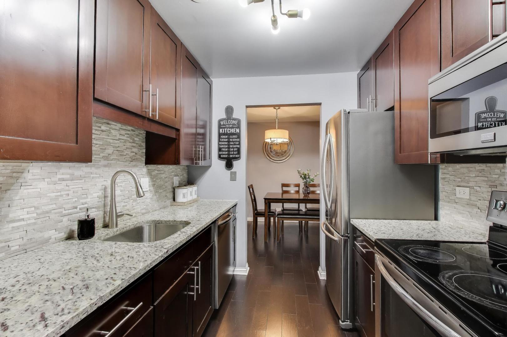 201 Thames Parkway #2K, Park Ridge, IL 60068