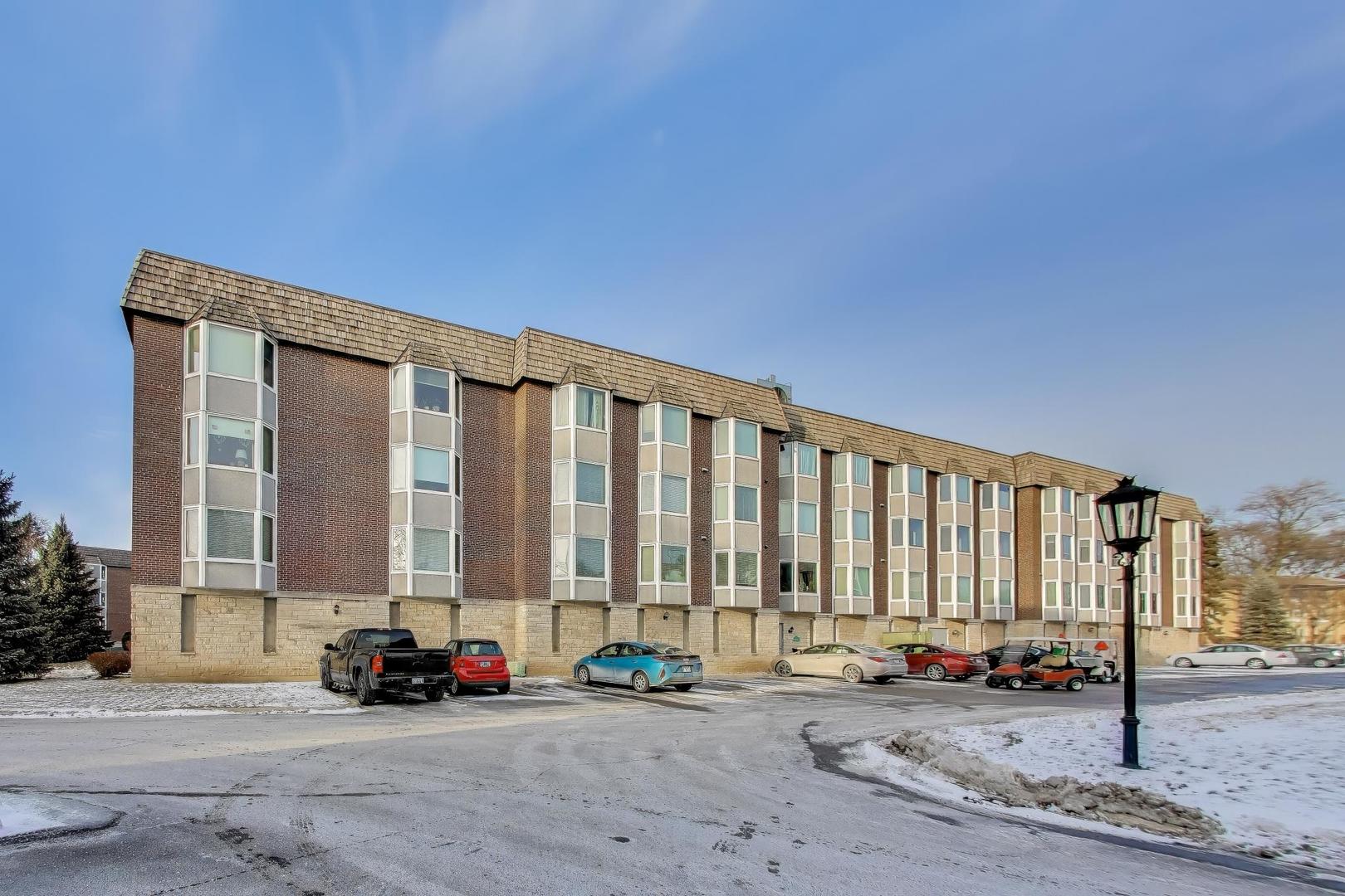 201 Thames Parkway #2K, Park Ridge, IL 60068