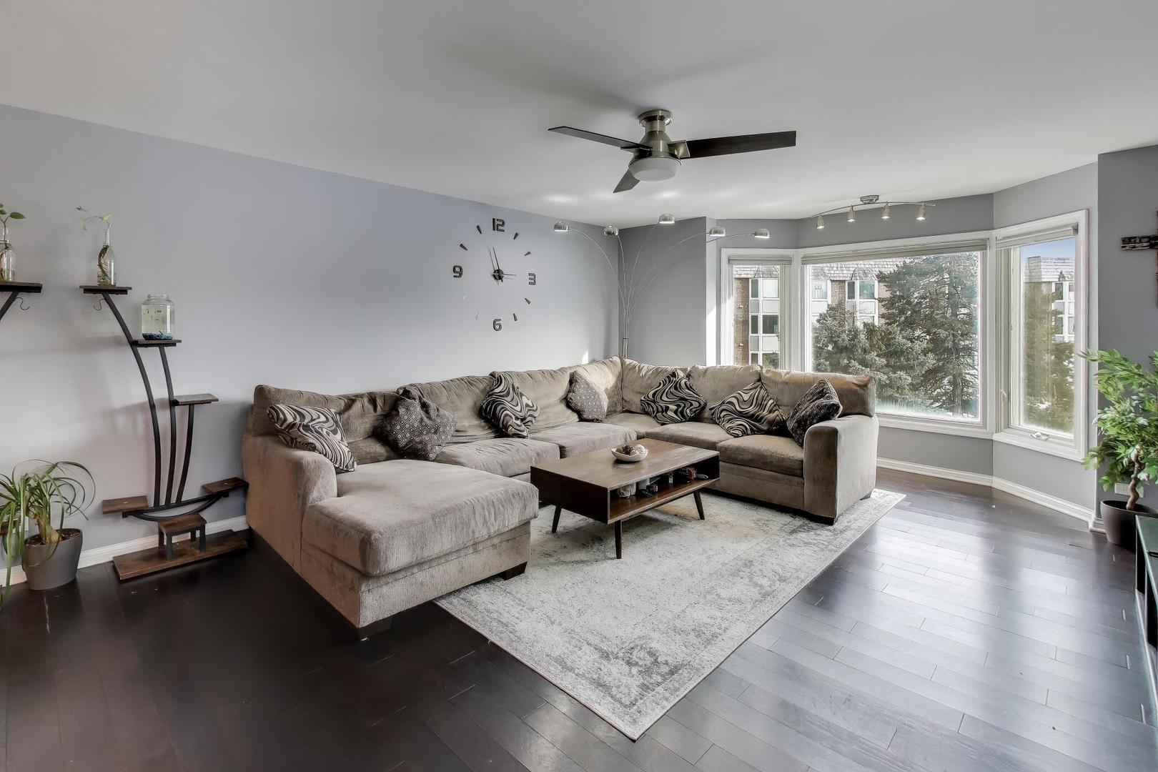 201 Thames Parkway #2K, Park Ridge, IL 60068