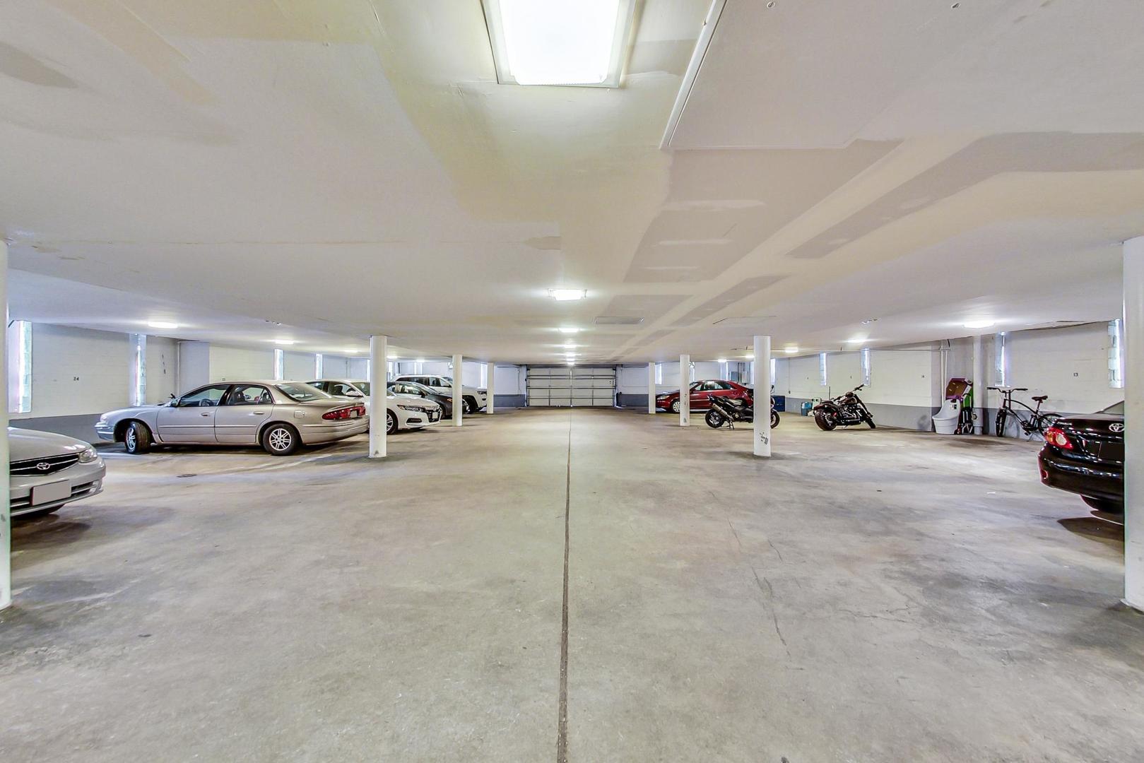 201 Thames Parkway #2K, Park Ridge, IL 60068