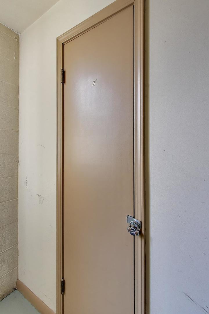 201 Thames Parkway #2K, Park Ridge, IL 60068