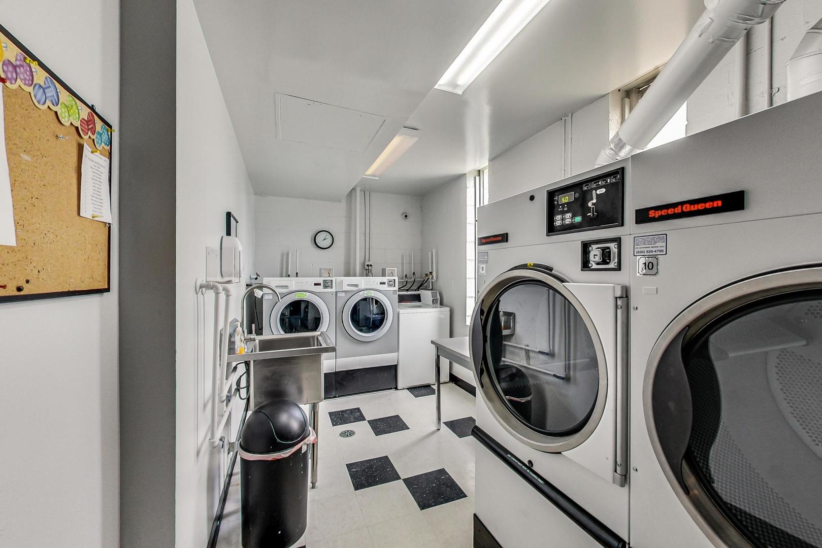 201 Thames Parkway #2K, Park Ridge, IL 60068