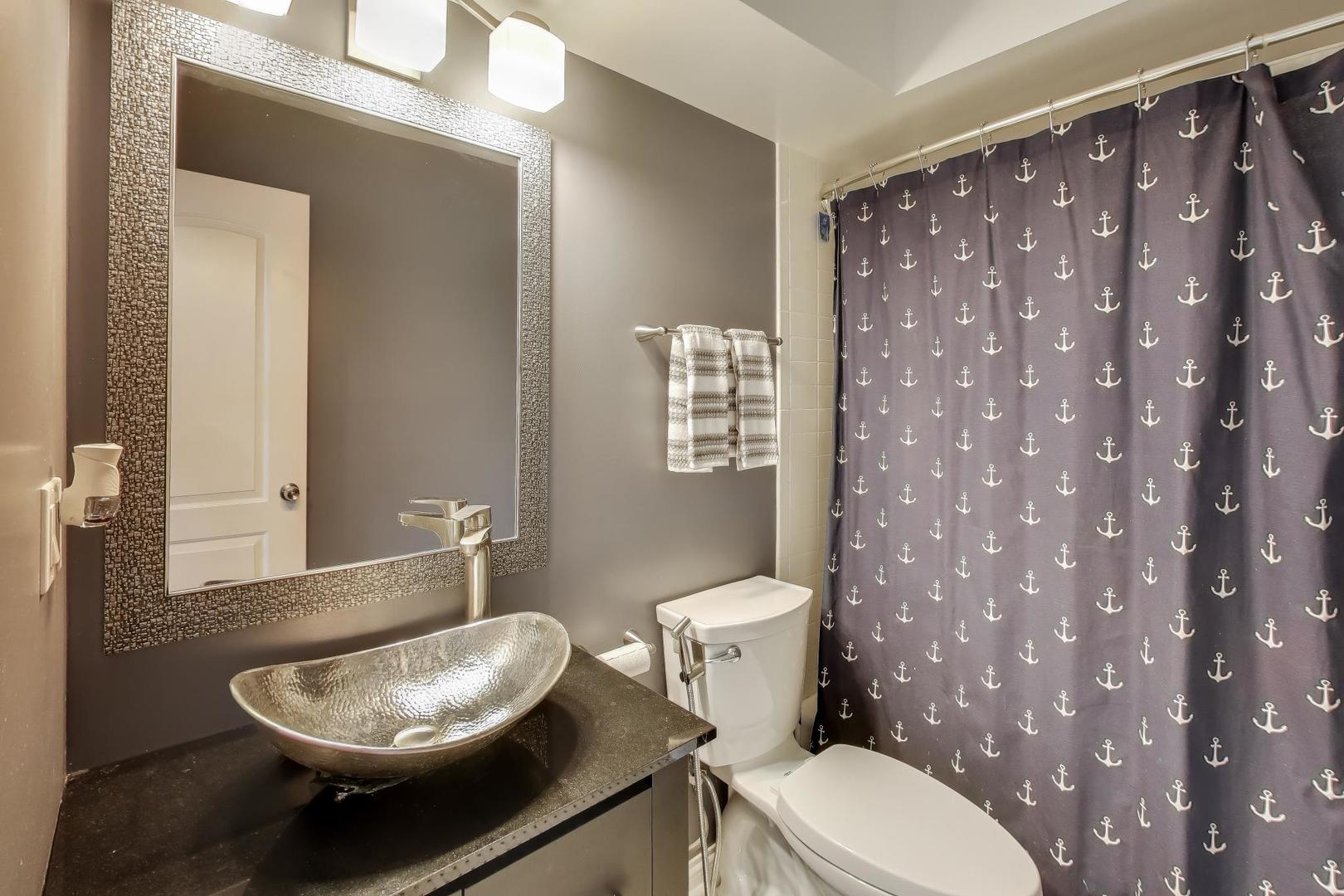 201 Thames Parkway #2K, Park Ridge, IL 60068