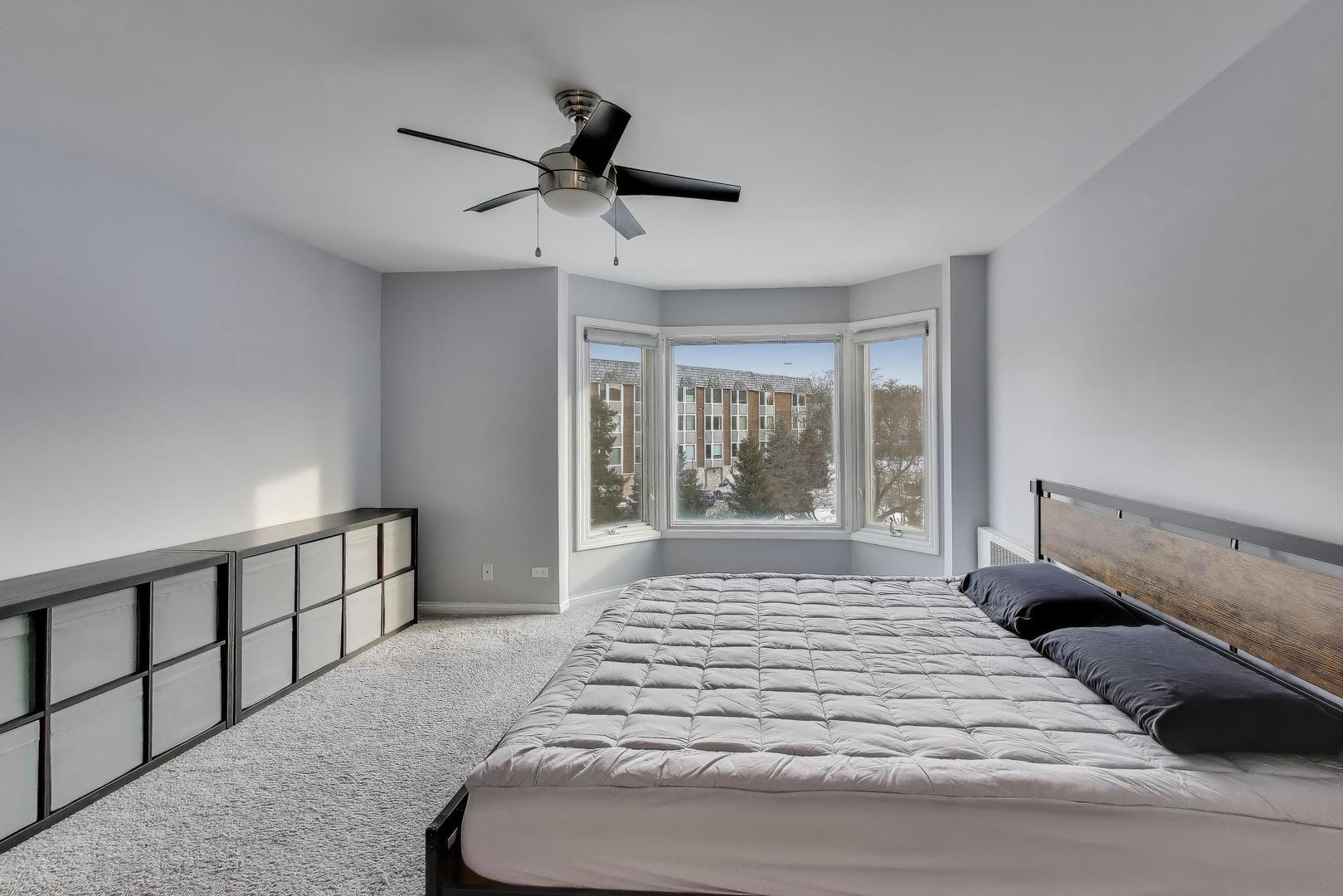 201 Thames Parkway #2K, Park Ridge, IL 60068