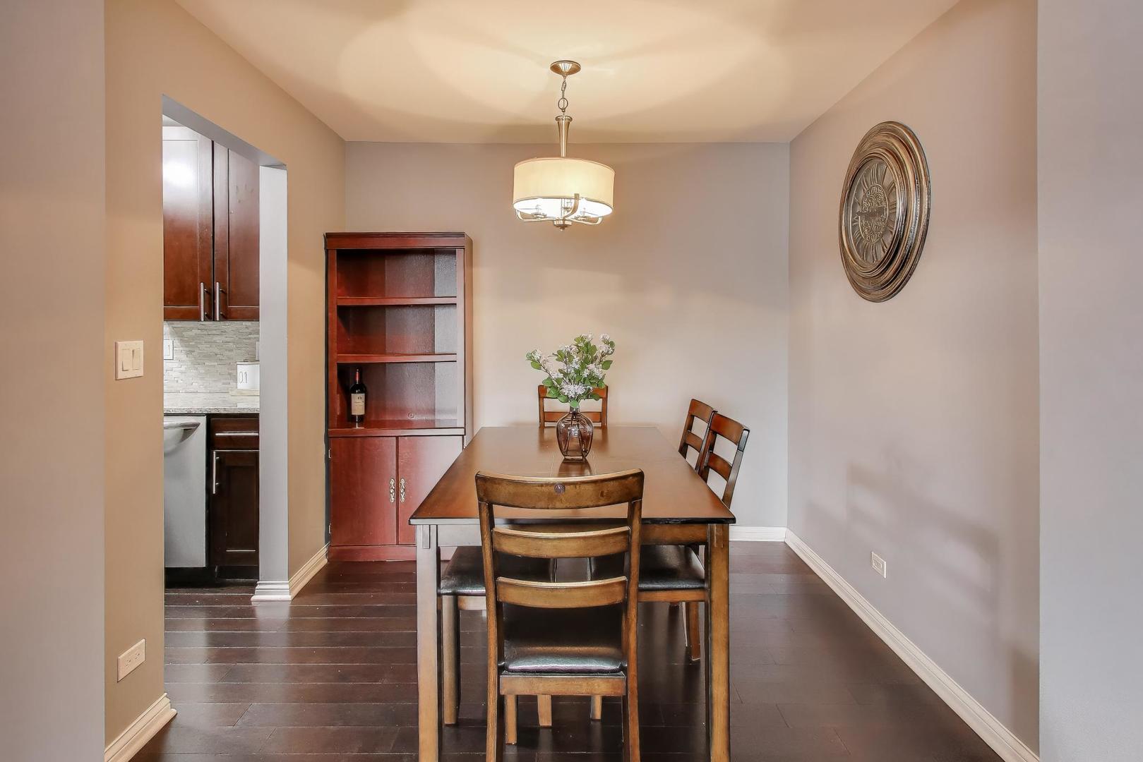 201 Thames Parkway #2K, Park Ridge, IL 60068