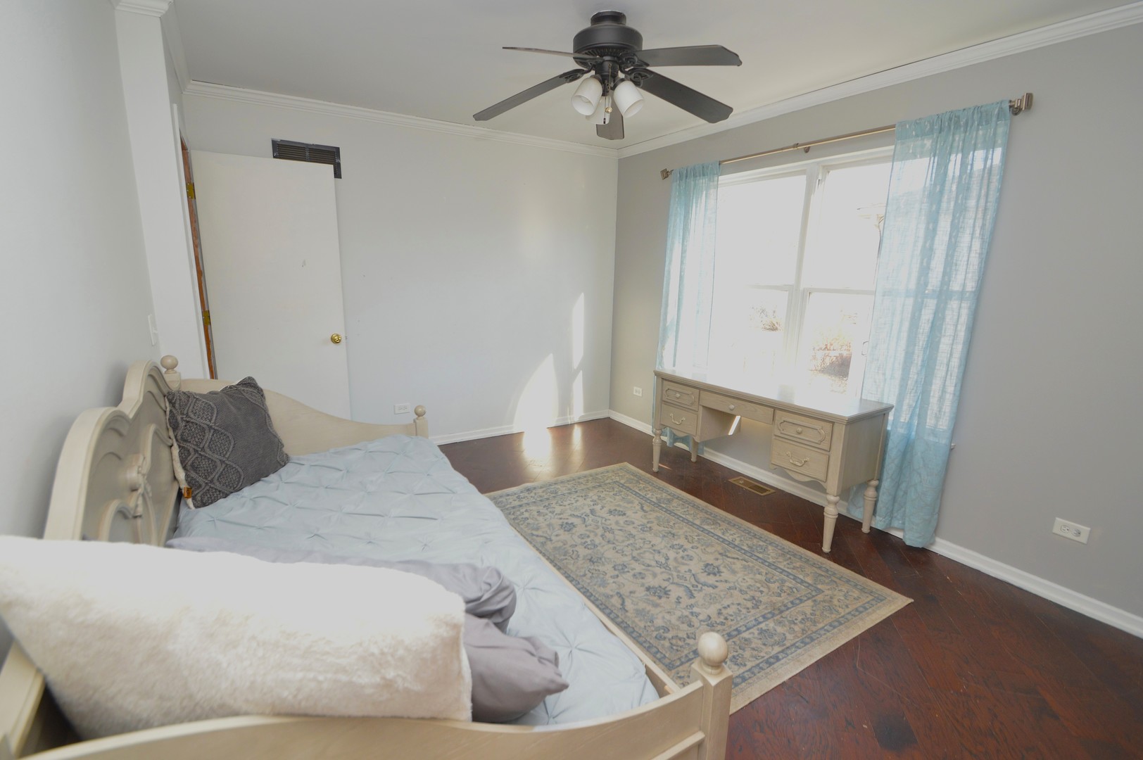 2004 Kingsbury Estates Drive, Plainfield, IL 60586