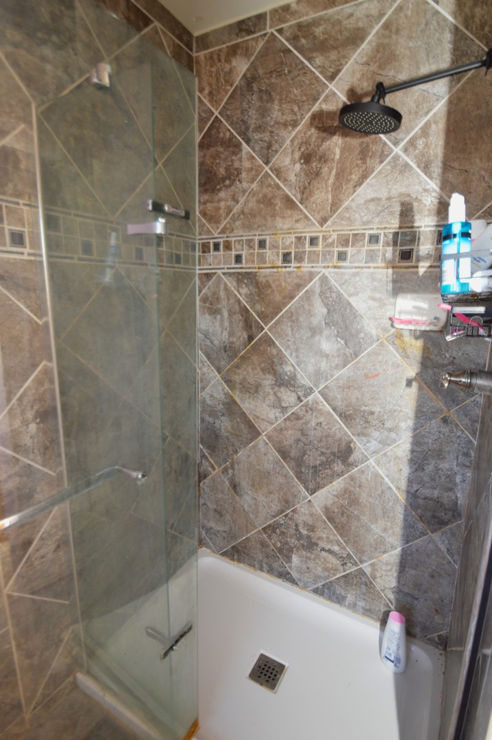 2004 Kingsbury Estates Drive, Plainfield, IL 60586