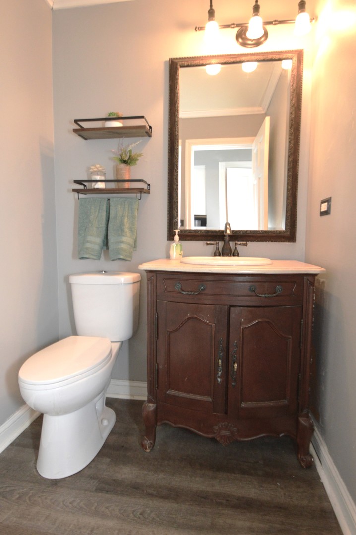 2004 Kingsbury Estates Drive, Plainfield, IL 60586