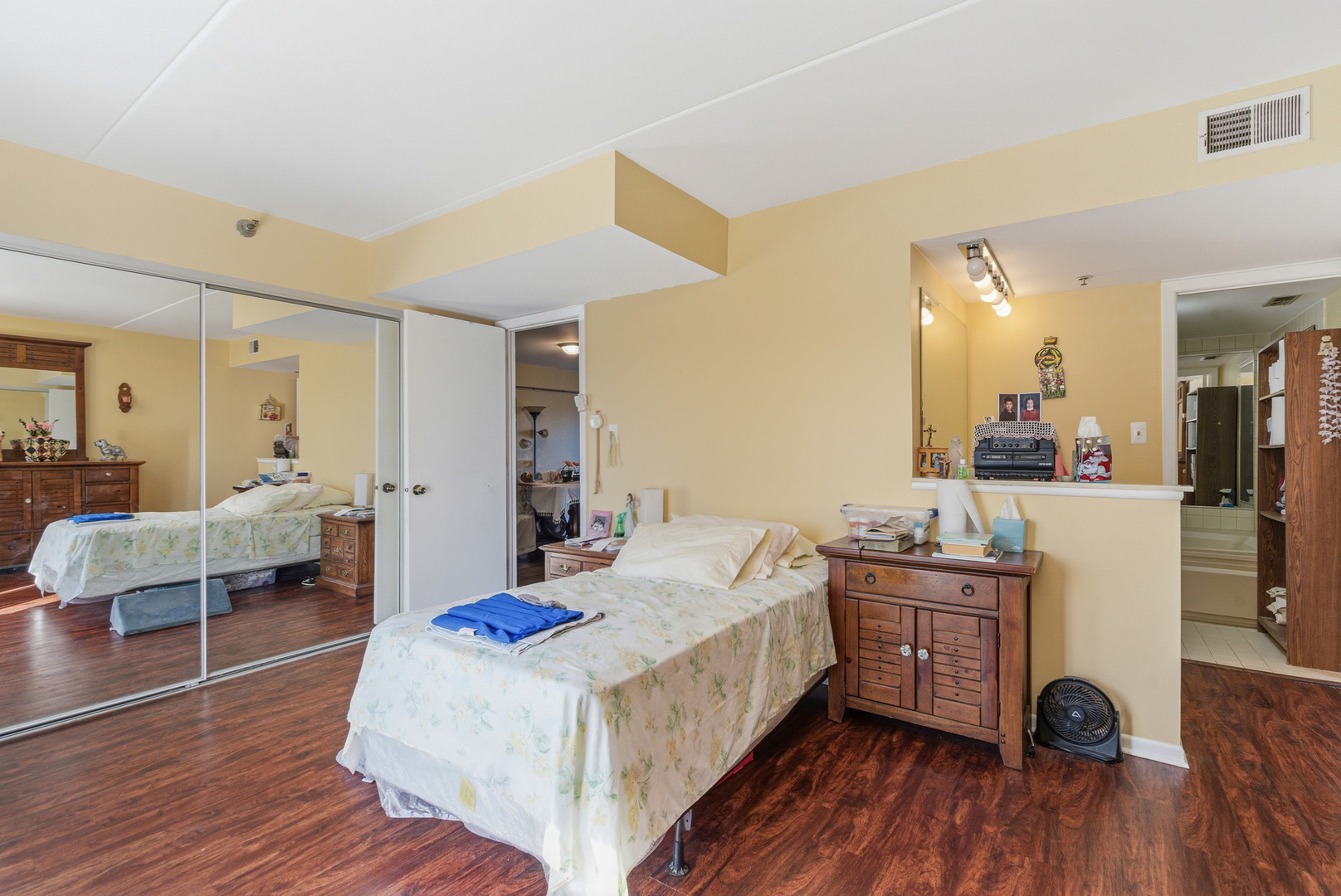 6010 Lake Bluff Drive #402, Tinley Park, IL 60477