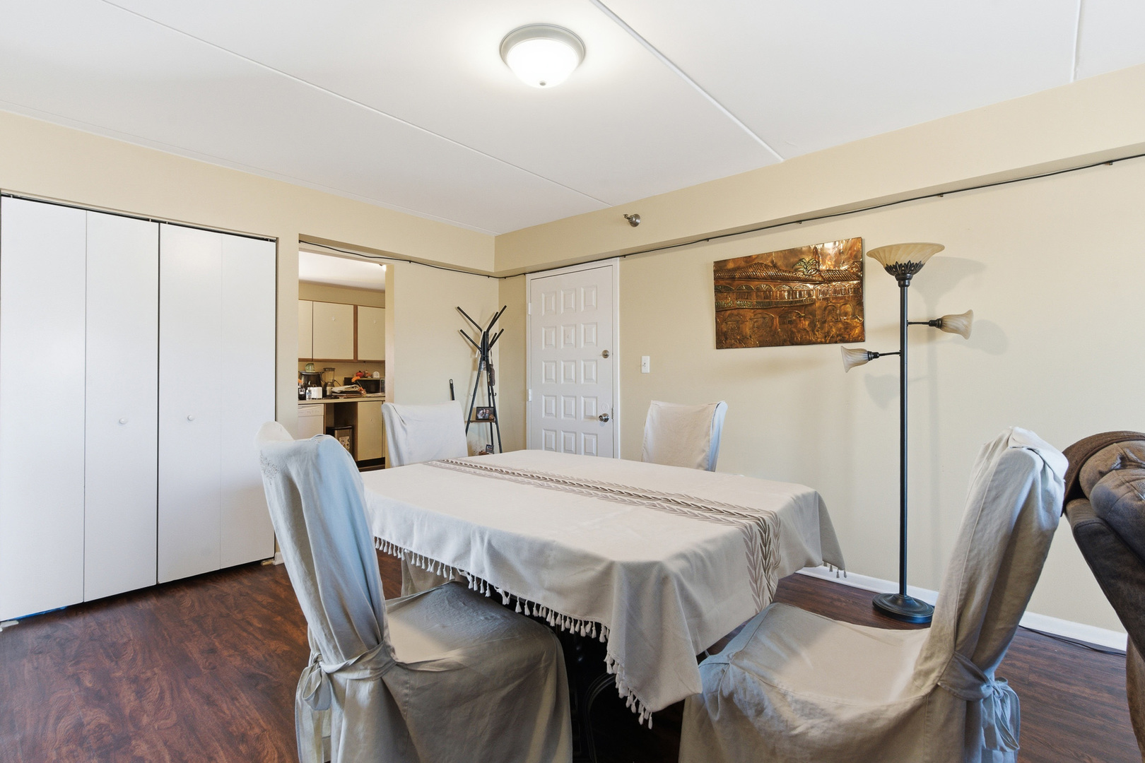 6010 Lake Bluff Drive #402, Tinley Park, IL 60477