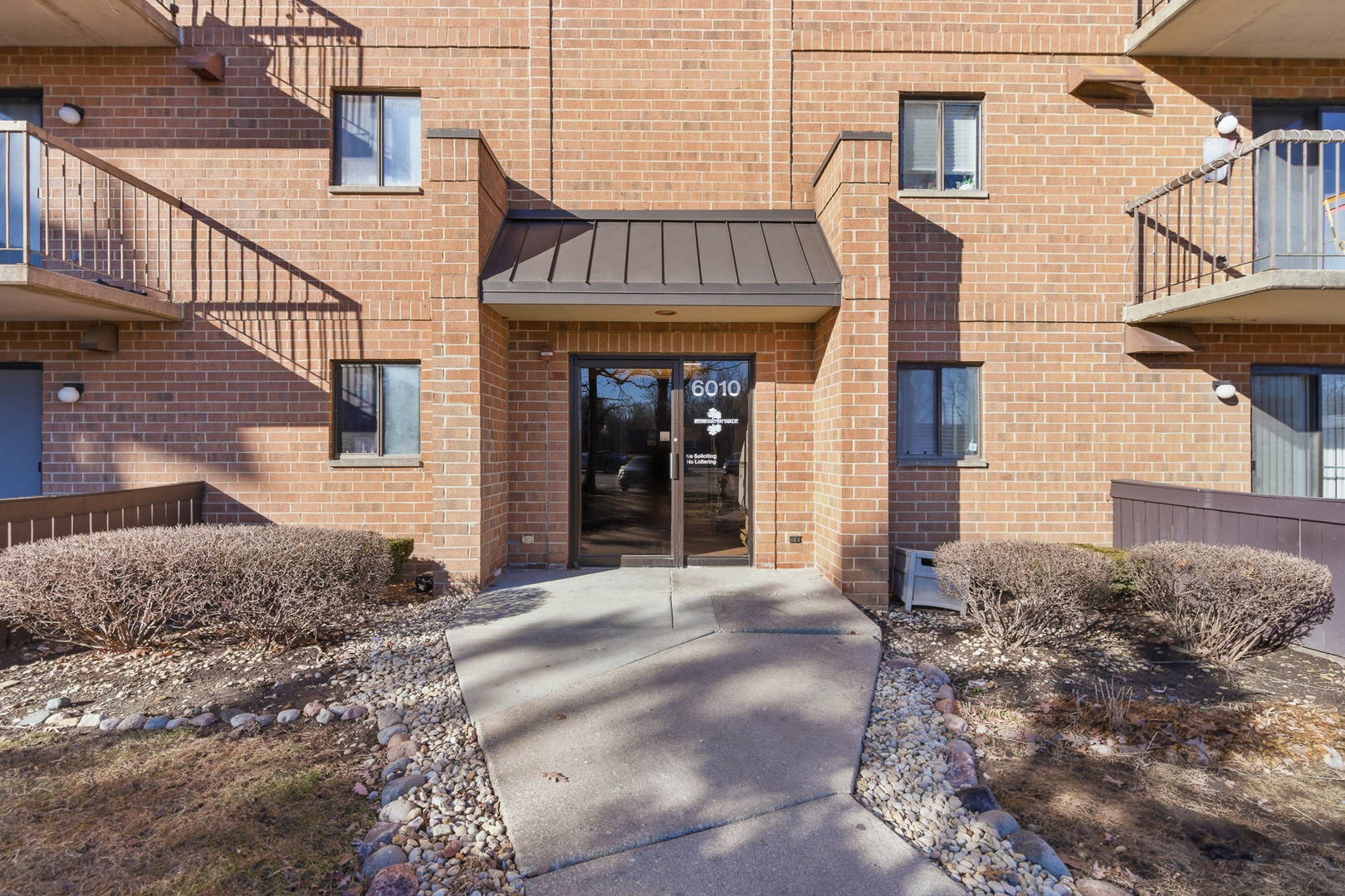 6010 Lake Bluff Drive #402, Tinley Park, IL 60477