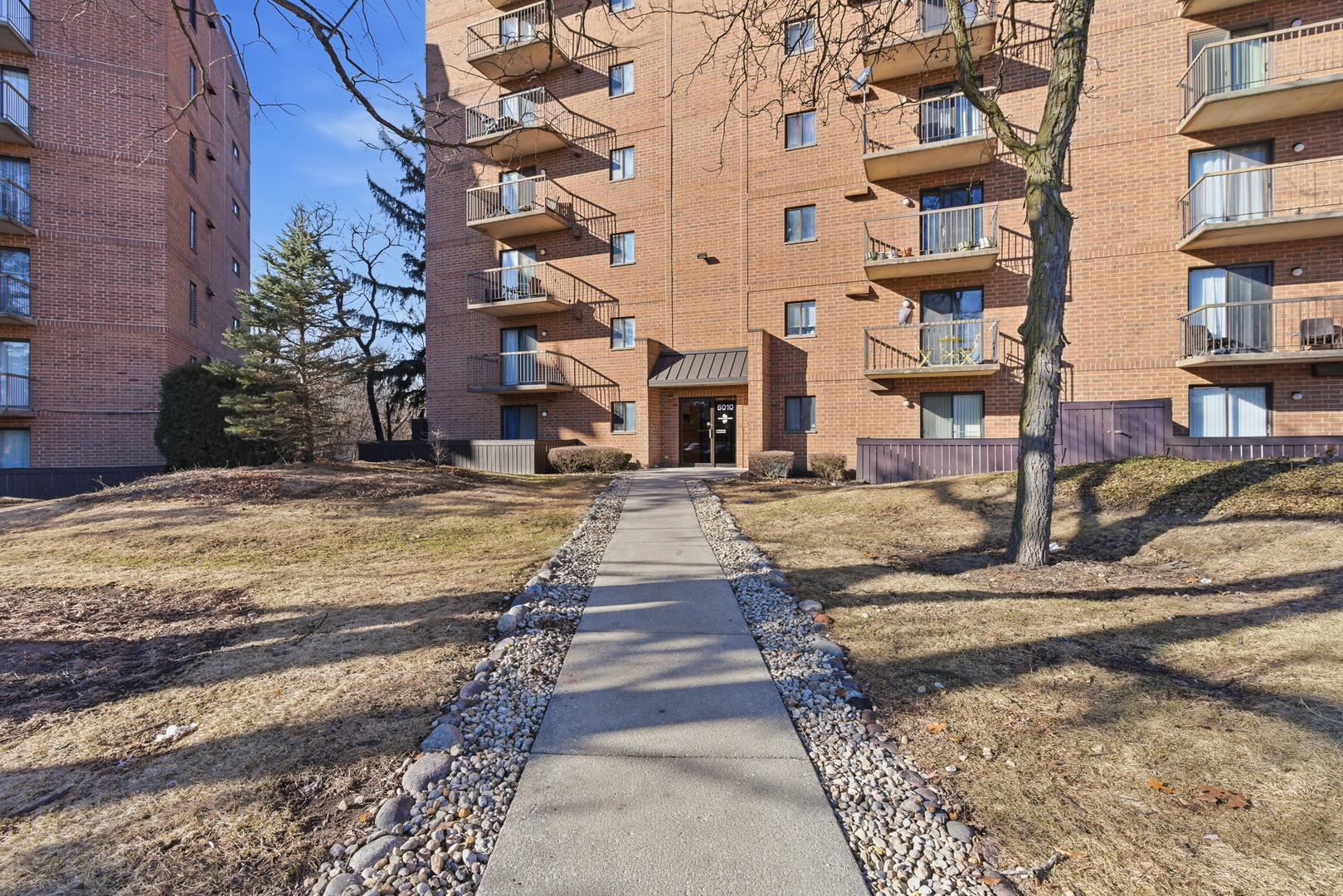 6010 Lake Bluff Drive #402, Tinley Park, IL 60477