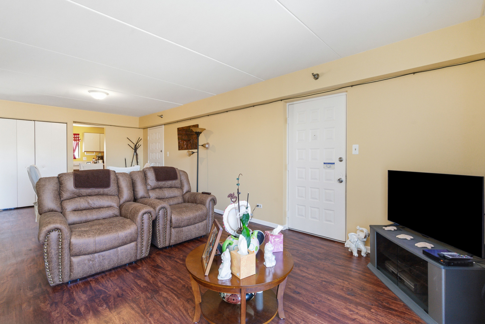 6010 Lake Bluff Drive #402, Tinley Park, IL 60477