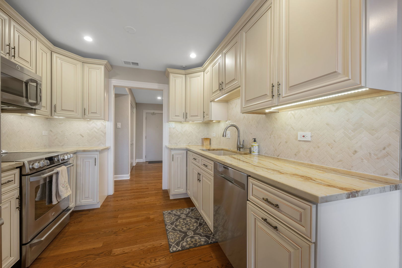 1125 Lake Cook Road #501E, Northbrook, IL 60062