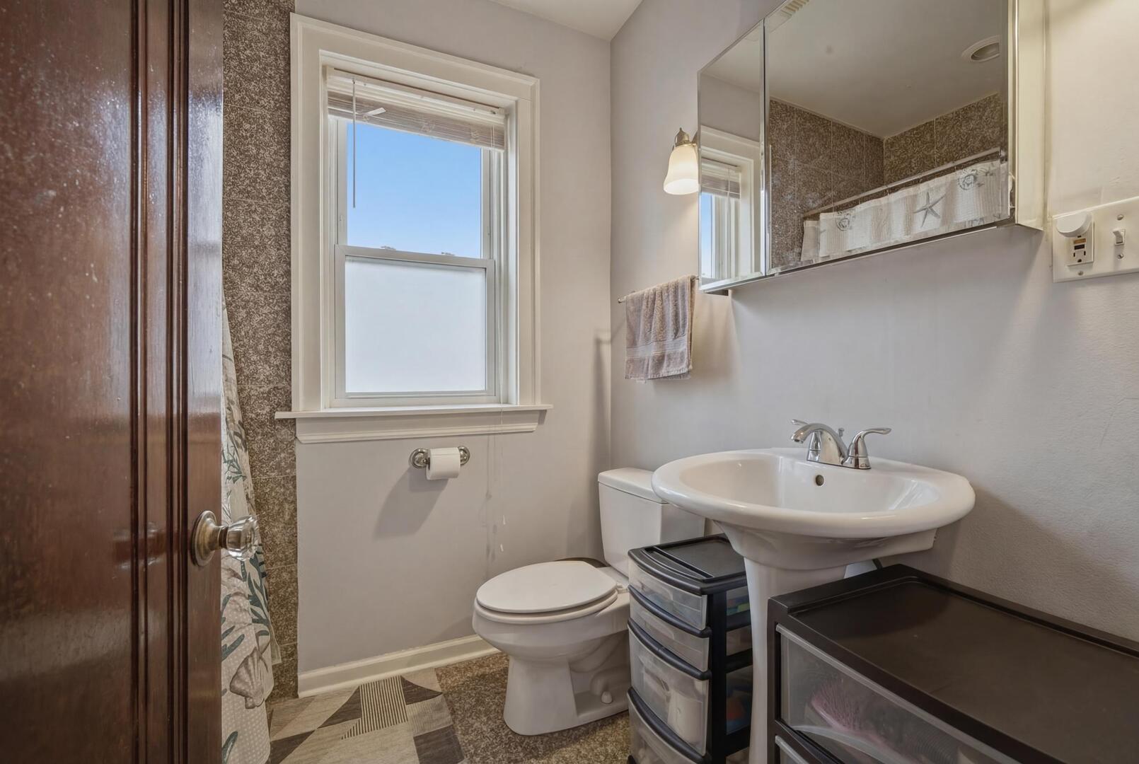 5940 N Bernard Street, Chicago, IL 60659